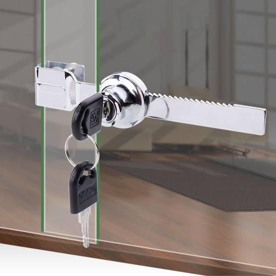 Khóa cửa kính lùa được thiết kế riêng cho cửa kính trượt ngang trên ray